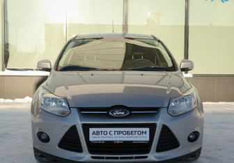 Подержанный автомобиль Ford Focus Sedan 2012 года (8 фото)