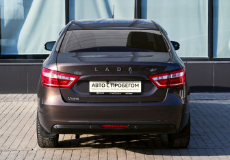 Подержанный автомобиль LADA (ВАЗ) Vesta Sedan 2019 года (4 фото)