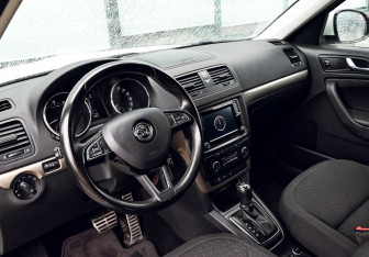 Подержанный автомобиль Skoda Yeti 2016 года (16 фото)