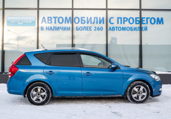 Подержанный автомобиль Kia Ceed Wagon 2010 года (7 фото)