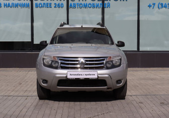 Подержанный автомобиль Renault Duster 2012 года (8 фото)