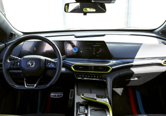 Подержанный автомобиль Changan UNI-T 2021 года (18 фото)