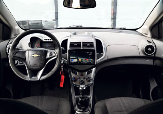 Подержанный автомобиль Chevrolet Aveo Sedan 2012 года (16 фото)
