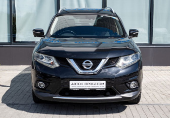 Подержанный автомобиль Nissan X-Trail 2014 года (9 фото)