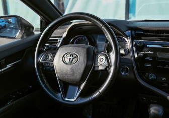 Подержанный автомобиль Toyota Camry Sedan 2020 года (11 фото)