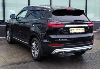 Подержанный автомобиль Geely Atlas Pro 2023 года (16 фото)