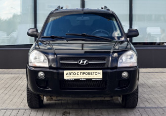 Подержанный автомобиль Hyundai Tucson 2007 года (8 фото)