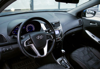 Подержанный автомобиль Hyundai Solaris Sedan 2011 года (15 фото)