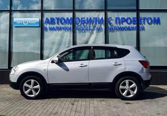 Подержанный автомобиль Nissan Qashqai 2008 года (2 фото)
