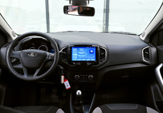 Подержанный автомобиль LADA (ВАЗ) XRAY 2017 года (18 фото)