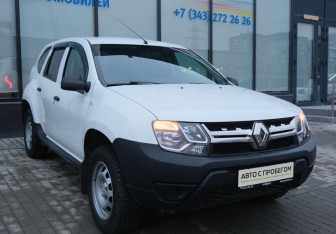 Подержанный автомобиль Renault Duster 2018 года (7 фото)