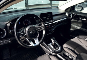 Подержанный автомобиль Kia Cerato Sedan 2021 года (16 фото)