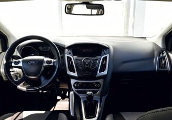 Подержанный автомобиль Ford Focus Hatchback 2011 года (19 фото)
