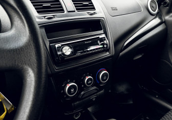 Подержанный автомобиль LADA (ВАЗ) Kalina Hatchback 2014 года (10 фото)