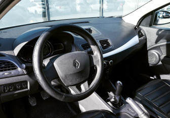 Подержанный автомобиль Renault Megane Hatchback 2013 года (13 фото)