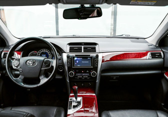 Подержанный автомобиль Toyota Camry Sedan 2013 года (18 фото)