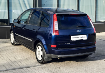 Подержанный автомобиль Ford C-MAX 2004 года (5 фото)