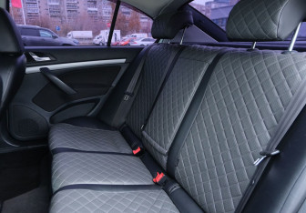 Подержанный автомобиль Skoda Octavia Liftback 2012 года (17 фото)