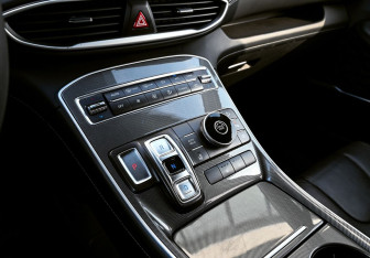 Подержанный автомобиль Hyundai Santa Fe 2021 года (16 фото)