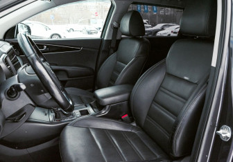 Подержанный автомобиль Kia Sorento 2018 года (9 фото)