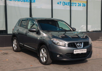 Подержанный автомобиль Nissan Qashqai 2013 года (7 фото)