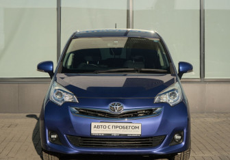 Подержанный автомобиль Toyota Ractis 2014 года (8 фото)