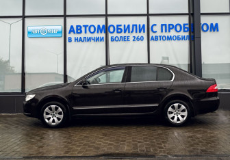 Подержанный автомобиль Skoda Superb Liftback 2012 года (2 фото)