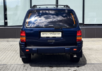 Подержанный автомобиль Jeep Grand Cherokee 1995 года (4 фото)