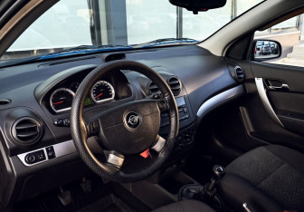 Подержанный автомобиль Ravon Nexia R3 2017 года (13 фото)