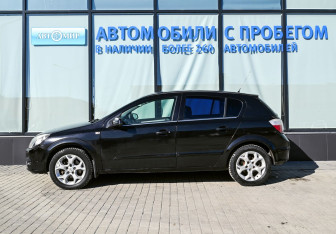 Подержанный автомобиль Opel Astra Hatchback 2005 года (2 фото)