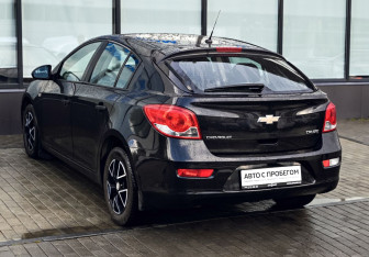 Подержанный автомобиль Chevrolet Cruze Hatchback 2012 года (3 фото)