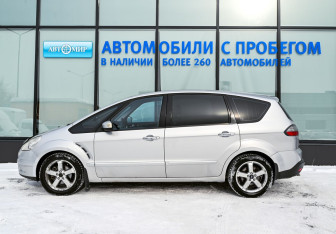 Подержанный автомобиль Ford S-MAX 2008 года (2 фото)