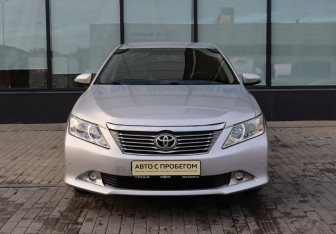 Подержанный автомобиль Toyota Camry Sedan 2012 года (8 фото)