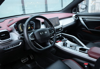 Подержанный автомобиль Geely Coolray 2022 года (9 фото)