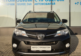 Подержанный автомобиль Toyota RAV4 2014 года (8 фото)