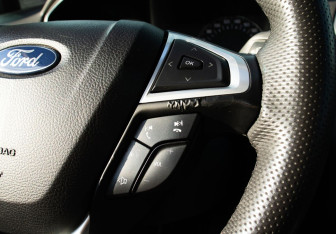 Подержанный автомобиль Ford Mondeo Sedan 2015 года (11 фото)