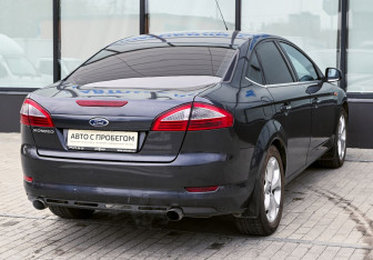 Подержанный автомобиль Ford Mondeo Sedan 2010 года (5 фото)