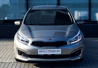 Подержанный автомобиль Kia Ceed Hatchback 2016 года (8 фото)