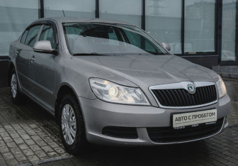 Подержанный автомобиль Skoda Octavia Liftback 2013 года (7 фото)
