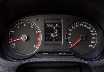 Подержанный автомобиль Volkswagen Polo Sedan 2014 года (16 фото)