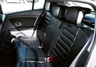 Подержанный автомобиль Renault Megane Hatchback 2013 года (16 фото)