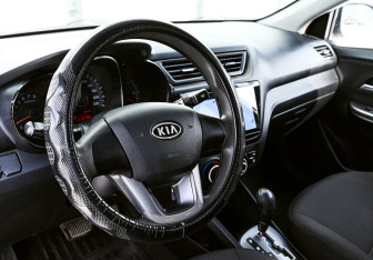 Подержанный автомобиль Kia Rio Sedan 2012 года (15 фото)