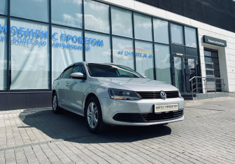 Подержанный автомобиль Volkswagen Jetta Sedan 2014 года (9 фото)