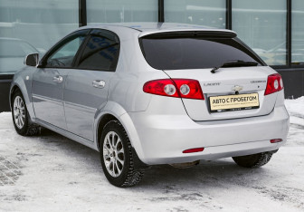 Подержанный автомобиль Chevrolet Lacetti Hatchback 2012 года (3 фото)