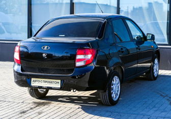 Подержанный автомобиль LADA (ВАЗ) Granta Sedan 2013 года (5 фото)