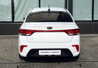 Подержанный автомобиль Kia Rio Sedan 2017 года (4 фото)