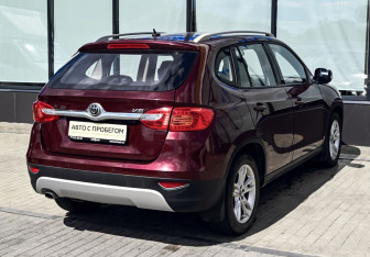 Подержанный автомобиль Brilliance V5 2015 года (5 фото)