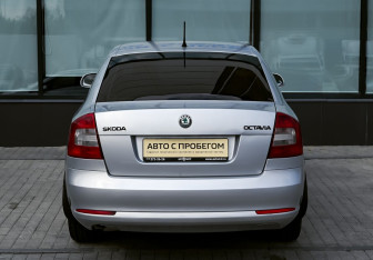 Подержанный автомобиль Skoda Octavia Liftback 2012 года (4 фото)