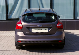 Подержанный автомобиль Ford Focus Hatchback 2013 года (4 фото)