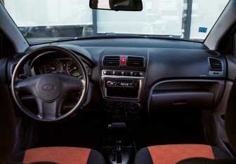 Подержанный автомобиль Kia Picanto 2007 года (16 фото)